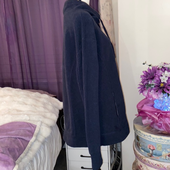 Long Women’s Sweatshirt - Picture 3 of 4